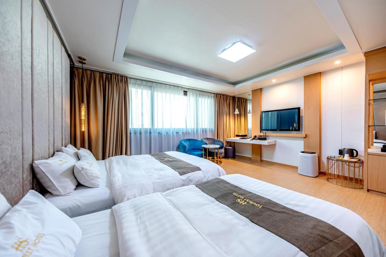 Hs Tourist Hotel Yeosu Bagian luar foto