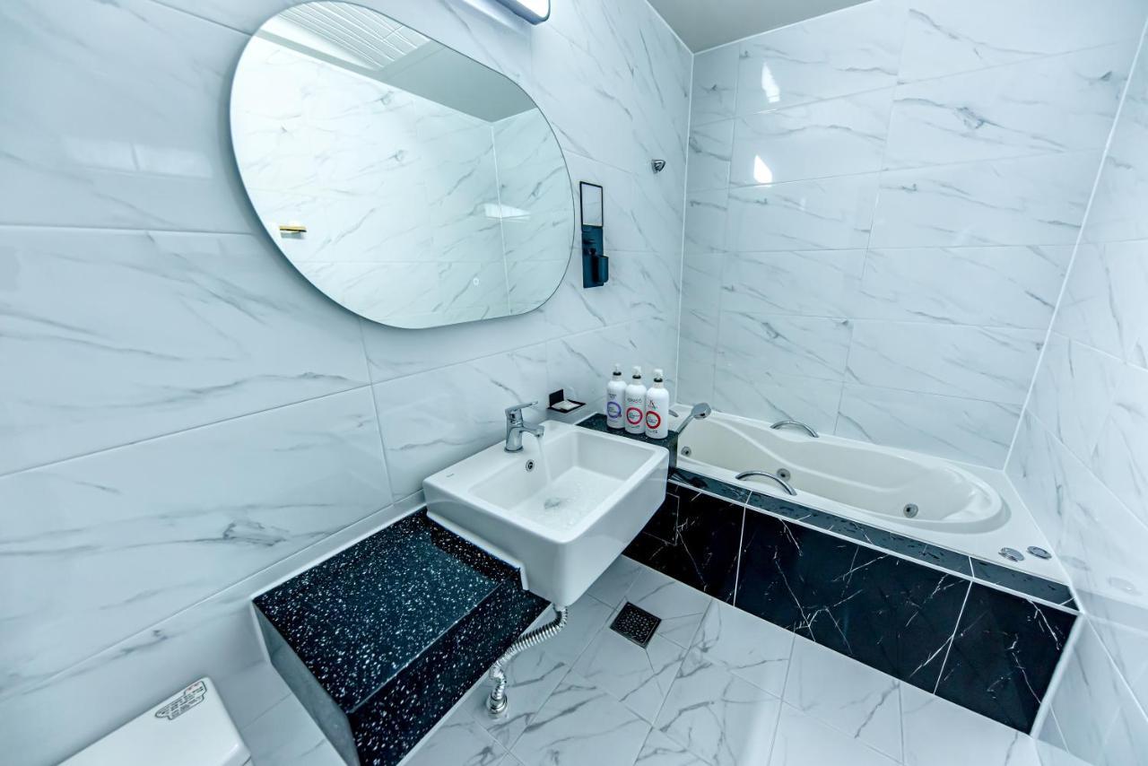 Hs Tourist Hotel Yeosu Bagian luar foto
