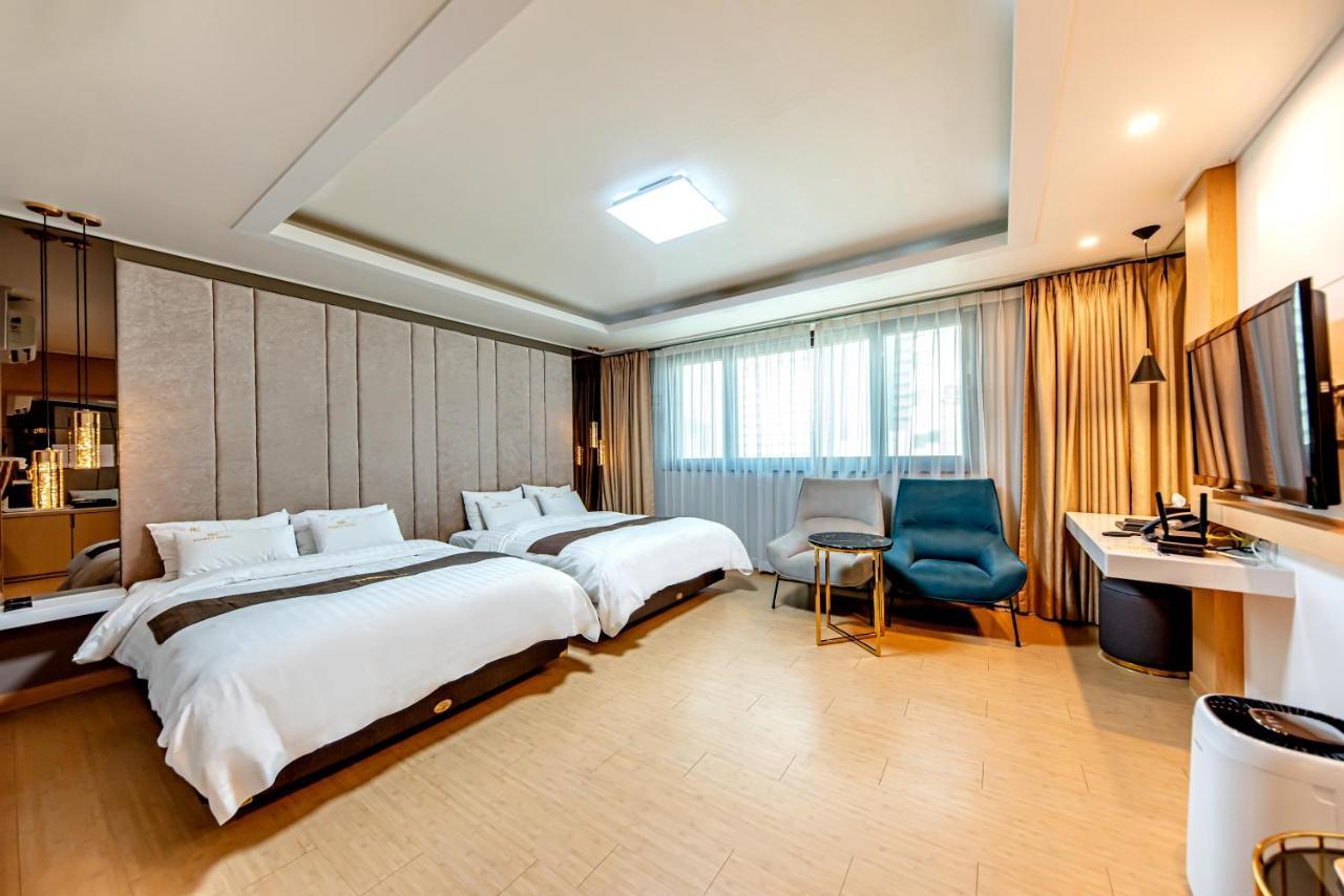 Hs Tourist Hotel Yeosu Bagian luar foto