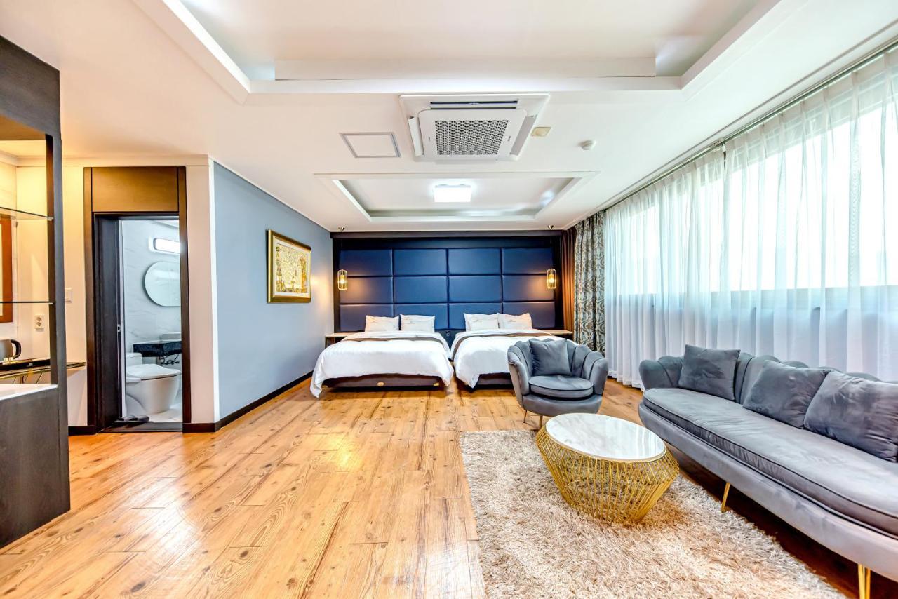 Hs Tourist Hotel Yeosu Bagian luar foto