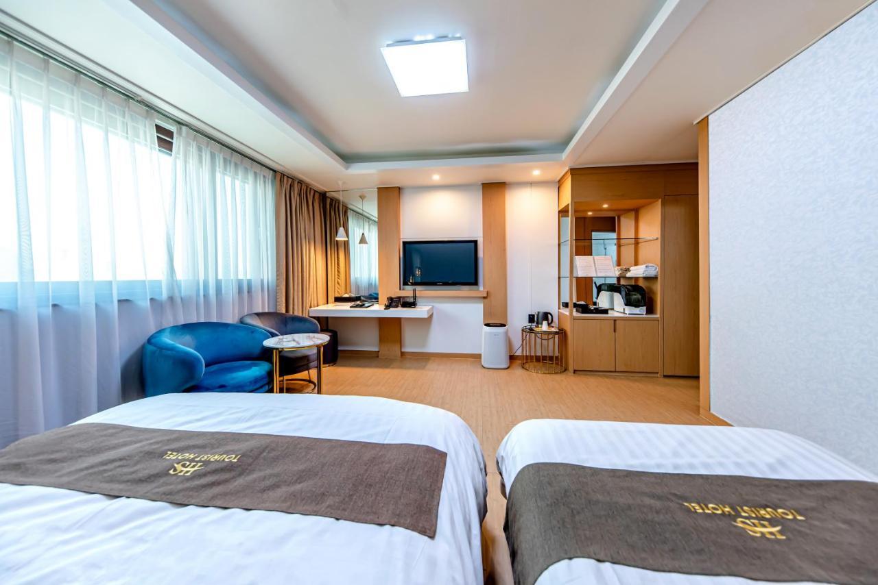 Hs Tourist Hotel Yeosu Bagian luar foto