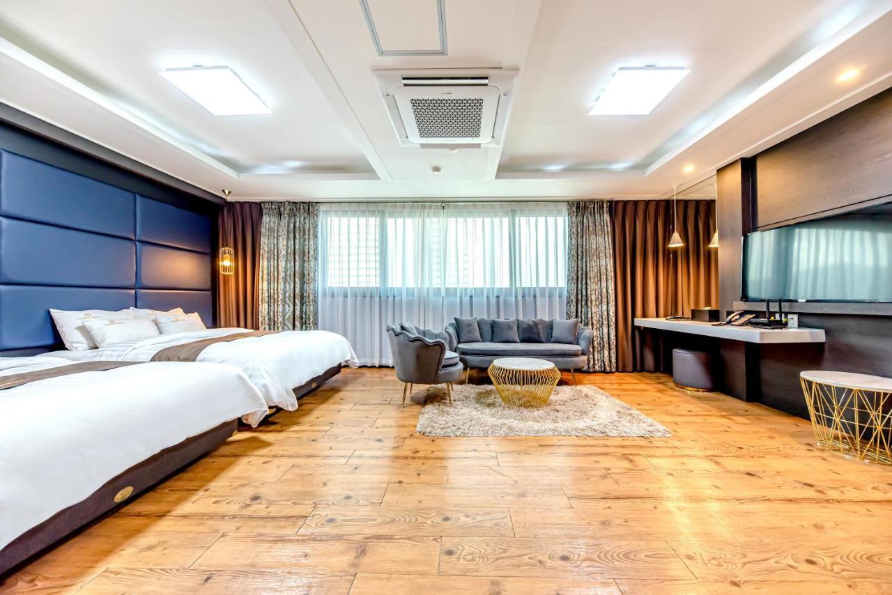 Hs Tourist Hotel Yeosu Bagian luar foto