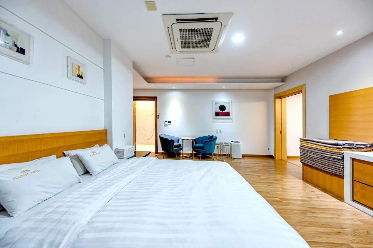 Hs Tourist Hotel Yeosu Bagian luar foto
